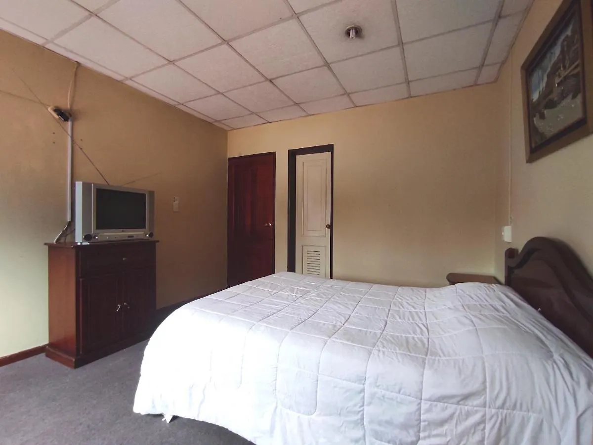 Hotel Emperador Κουένκα 3*,  Ισημερινός