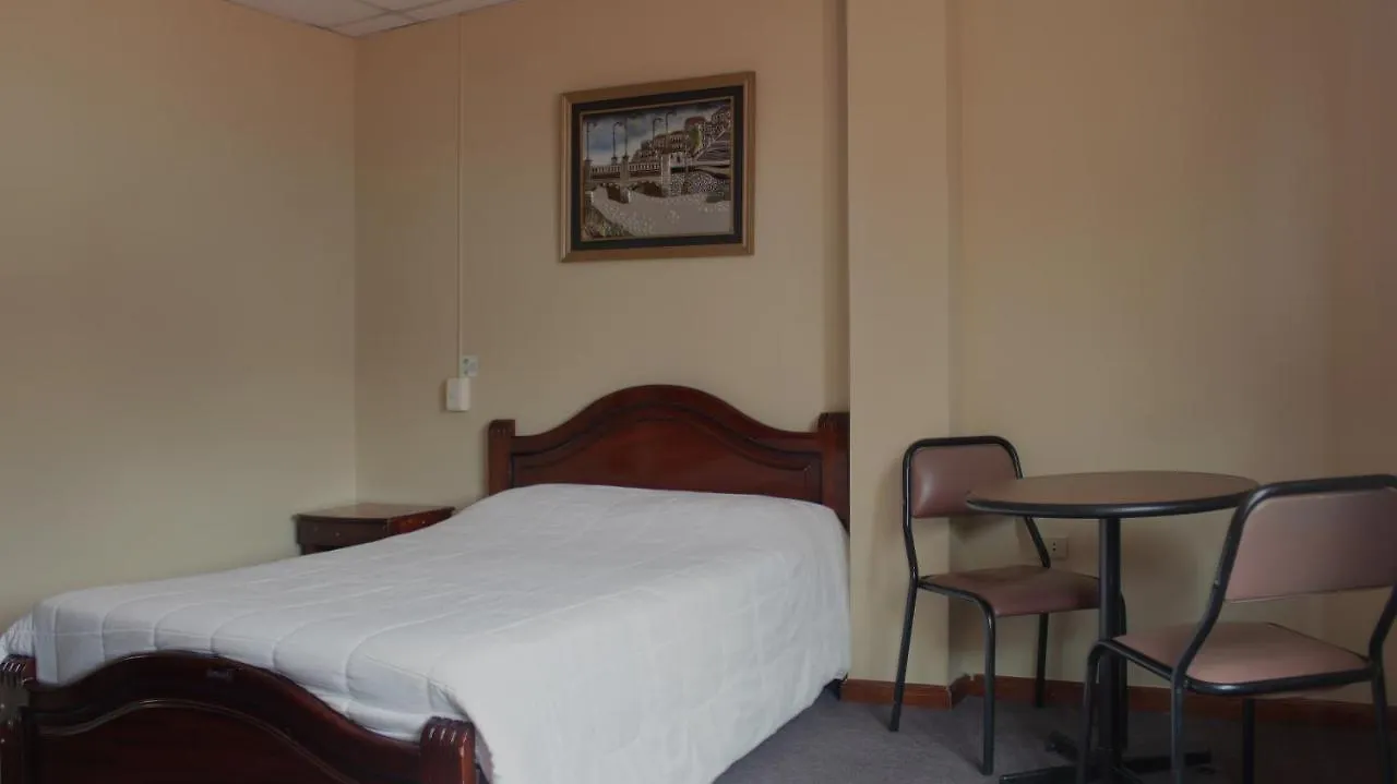 Hotel Emperador Κουένκα 3*,